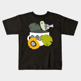 Cute bird sitting on a mug Kids T-Shirt